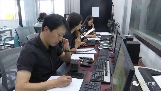 现场|【行风在线】联通管道渗水 技术人员现场查修