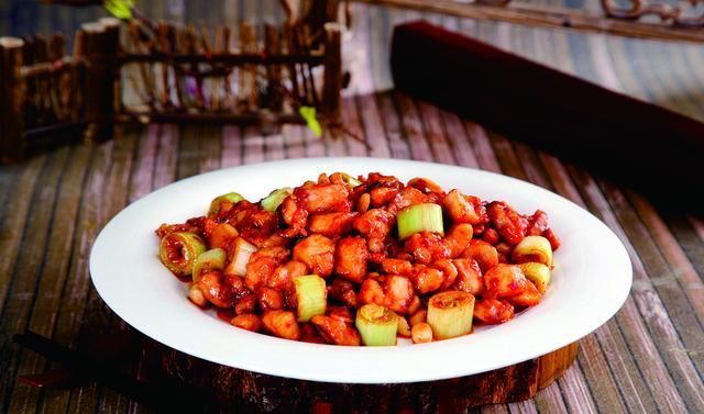  实惠|宫保豆腐，低脂美味的下饭菜，5块钱不到的家常菜，经济又实惠