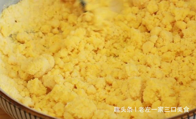 发面|玉米面发糕简单快速的做法不用发面,一次成型,蓬松宣软不发粘
