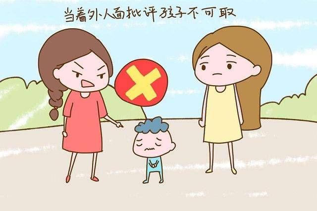 上买|男孩高铁上买了三份饭,遭妈妈大声斥责,乘客:孩子要被教坏了