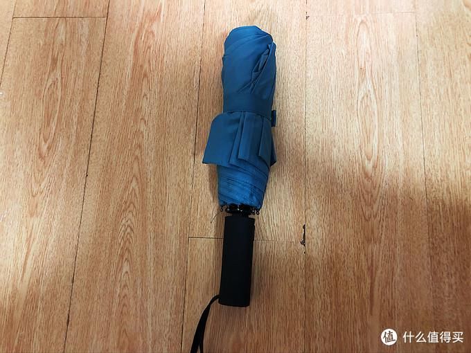  社畜|入职一年的年轻人每天都背什么？一个浑浑噩噩社畜的EDC