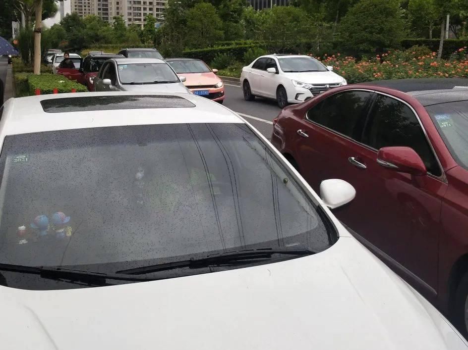  拥堵|让校门口的道路畅通起来