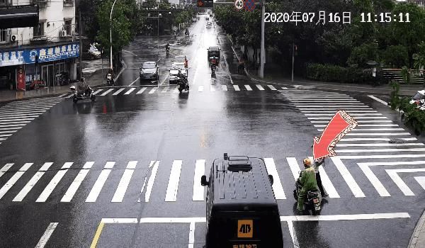  违法|逆行，闯红灯……这些违法外卖员，全部曝光！涉及海盐三个外卖平台！