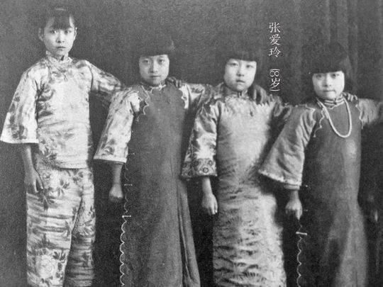 相杀|张爱玲:我们与母亲总是,一边相爱又一边相杀