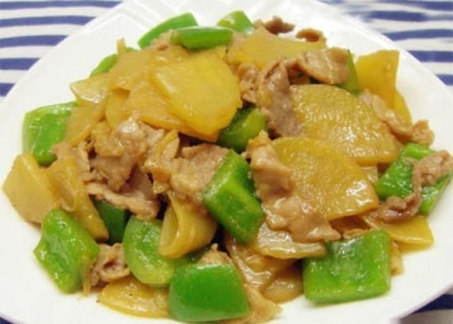  做法|青椒炒肉片的14种做法，肉嫩味纯辣而不燥，营养丰富制作简单