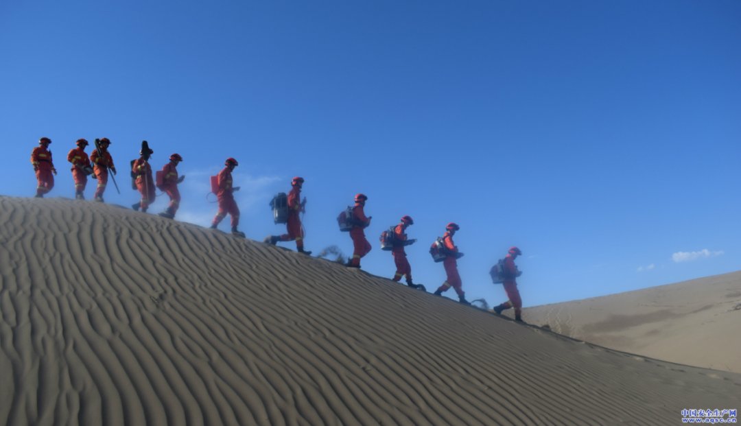 森林|新时代应急人好样子丨新疆森林消防总队乌苏大队一中队：扎根茫茫戈壁 呵护每一片绿色