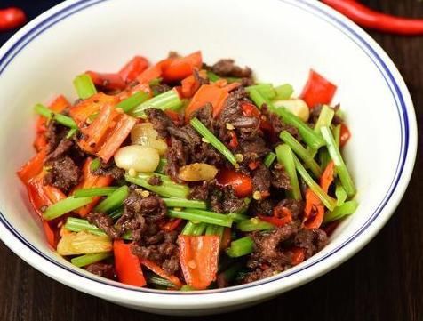 腥味|炒牛肉时,牛肉一炒就老?学会2个小妙招,不老不柴,鲜嫩没腥味