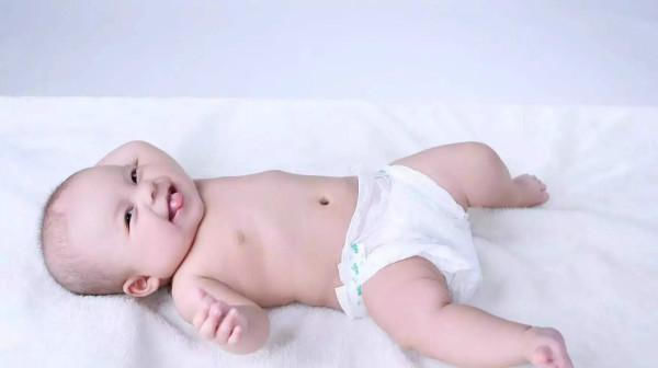  纸尿裤|夏天给宝宝换纸尿裤，有哪些需要注意的误区？妈妈尽快改正过来