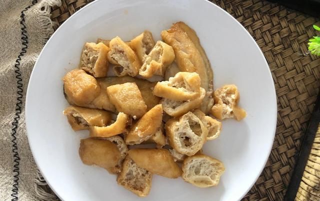 油豆腐|油豆腐和它一起焖,营养全面,,女人隔三差五吃,气色红润人更美