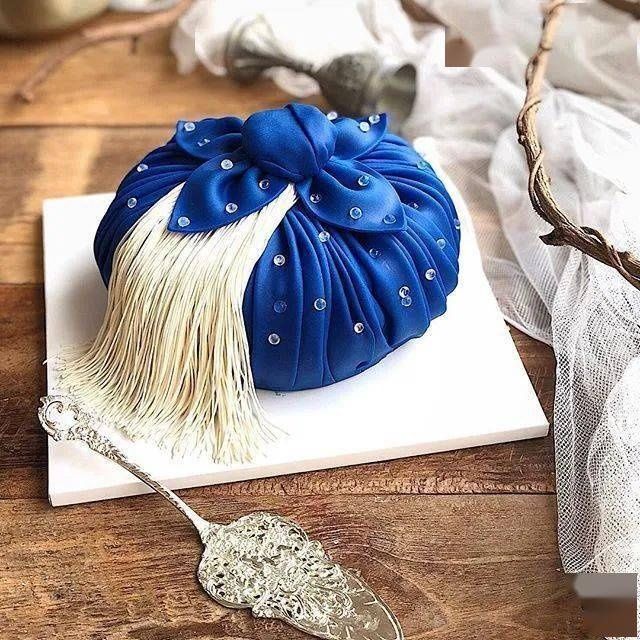 包袱蛋糕|脑洞太大韩国小姐姐晒神秘蛋糕,引百万粉丝每天催更太美了,每一张都让我流口水…