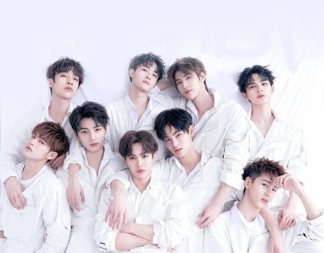  青春有你|小鲜肉疑似“车咚”大7岁女艺人，半夜突宣单身，网友评论亮了