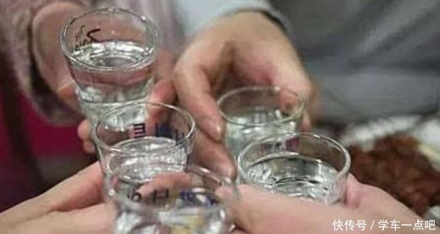 重用|和领导喝酒不知说啥几句“敬酒金句”教给你,领导不重用你都难