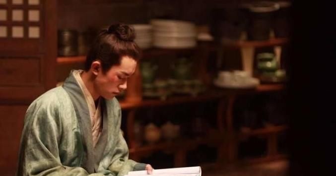 说出|此人功劳甚高,皇帝问他想要何封赏,他说出后,大臣都让杀了他