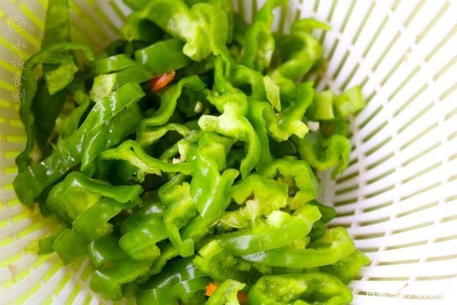  味道|白露后，遇到此菜别手软，营养高、味道鲜，女人孩子特适合吃