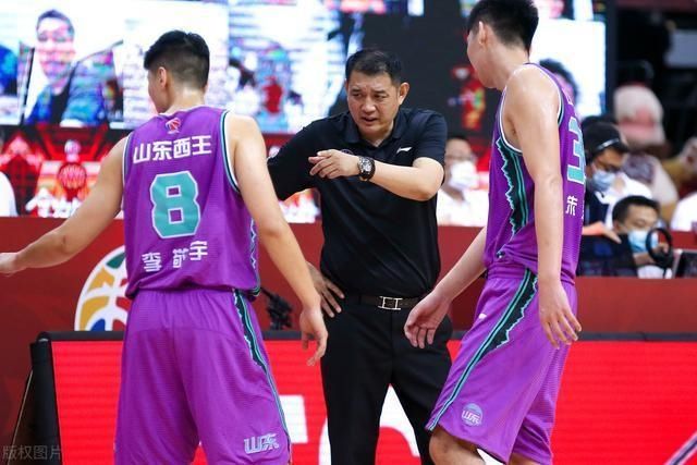 逆转|张庆鹏聊发少年狂，助山东男篮逆转战胜江苏，四名主力找回状态