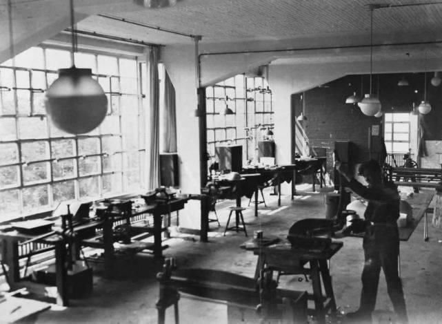  审美|100岁的包豪斯如何撕碎古典审美