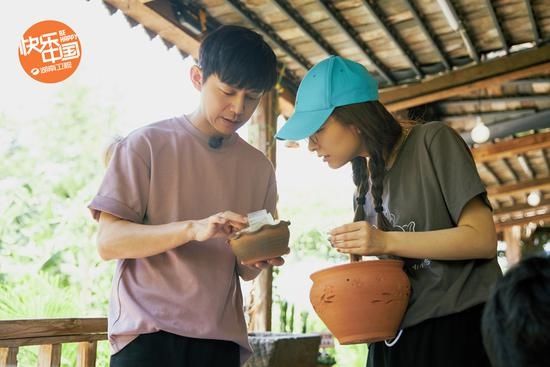  热播|《向往的生活4》热播 快乐家族回忆往事笑泪并存