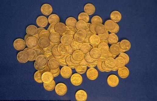  梦见|母亲梦见自家地下是宝藏所藏地，母亲去世后，女儿带人挖21米深洞寻找宝藏