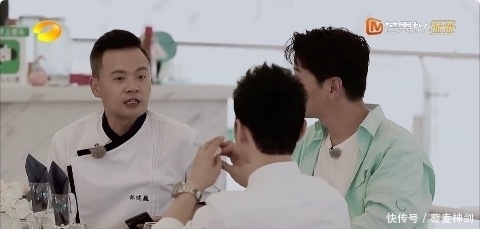  开播|《中餐厅》开播，赵丽颖被逼哭，果然，只有她才能搞定这两个男人