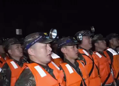 官兵|【青分享】多支部队的7000余名官兵正在第一线参加抗洪抢险任务