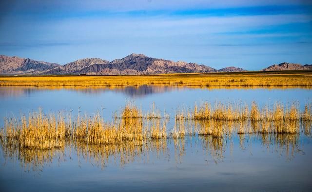  湖水|大柴旦：五彩谷天地雄奇之峻，翡翠湖水云婉约之华，柴达木探秘4