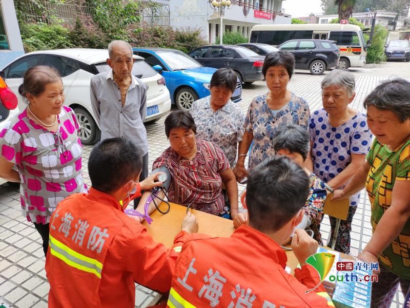 洪涝灾害|安徽无为遭受洪涝灾害 消防医疗队为受灾群众送医送药