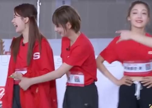  高马尾|硬糖少女量“真实”身高刘些宁两招作弊，陈卓璇羡慕，王艺瑾厉害了