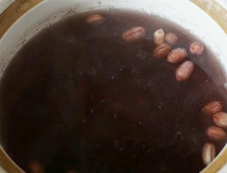  红豆汤的做|入中伏，分享一道红豆汤，祛湿更滋补，5块钱煮一锅，比绿豆汤好
