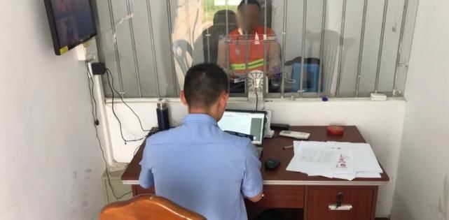 室内|视频 | 室内突击抓捕！陈某武等涉黑人员抓捕视频曝光