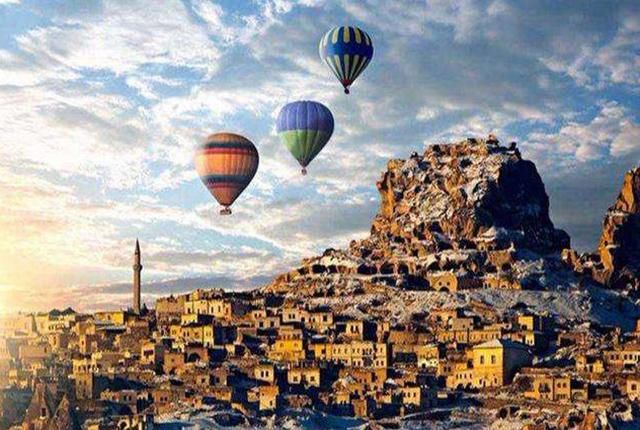  中国的人口|中国距离发达国家还有多少距离？如果人口减少几亿，会超越美国吗