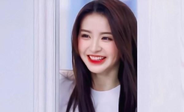  常驻|走漏风声？《快乐大本营》常驻新人已内定金子涵？网友：求真相