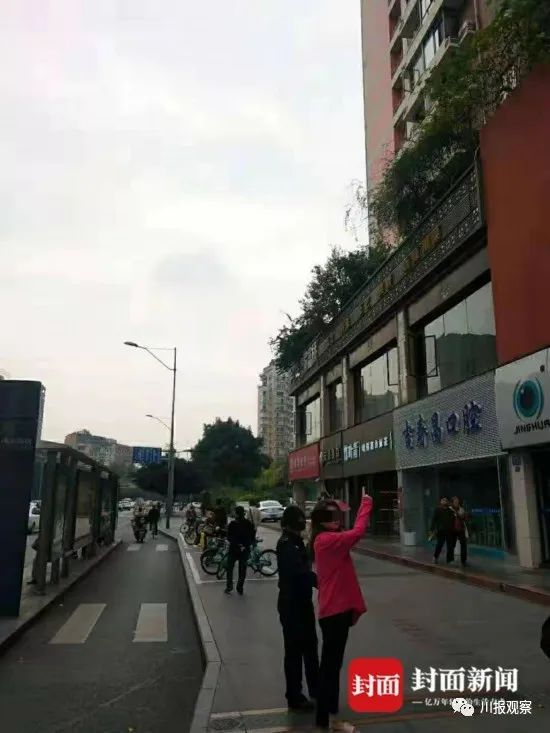  菜刀|女子10楼扔下菜刀获刑！成都高空抛物入刑首案判了！