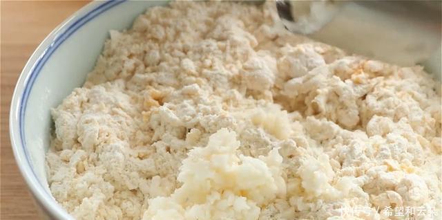 浓郁|分享美味早餐,做法简单,比馒头营养,比油条健康,葱香浓郁松软