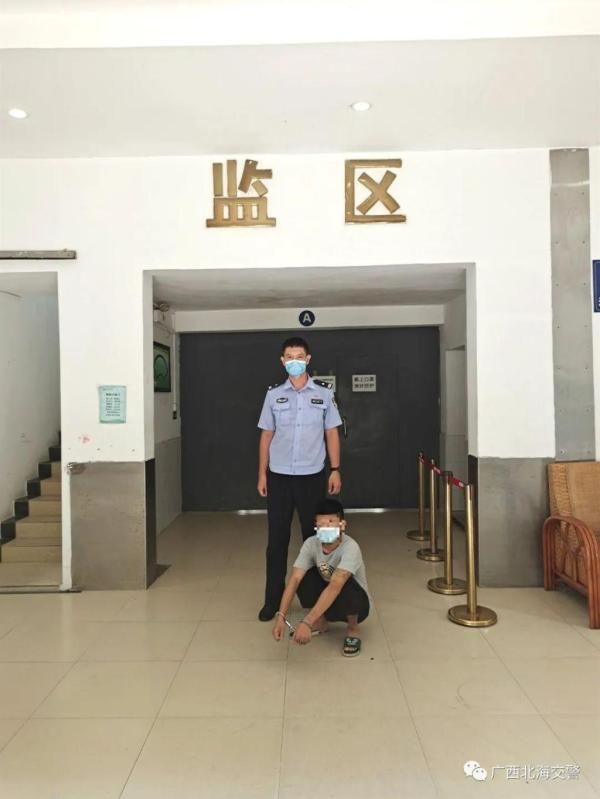  摩托车|摩托车“戴口罩”上路，交警制止违法被拖伤，疯狂少年被刑拘！