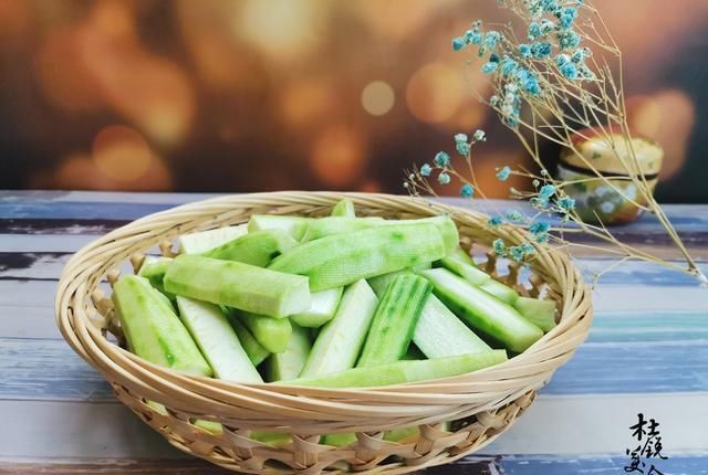 分钟|炒丝瓜，切记加入1料调入1味，5分钟出锅，成就极致鲜味