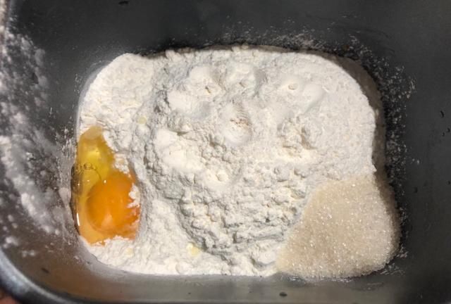  面包|做款香软早餐面包，不仅味道棒，颜色更诱人，全家都爱