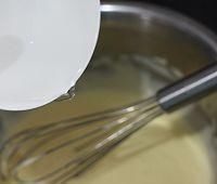  搅拌均匀|教你几道美味肉松蛋糕卷的做法！做法简单又好吃！