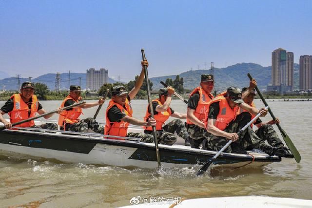 考核|38℃高温身着防化服，一场精彩的考核正在紧张进行中