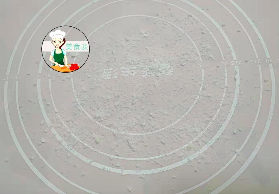  餐厅里|糯米粉一定要试试此做法，一蒸一卷，软嫩甜香，一口一块真解馋