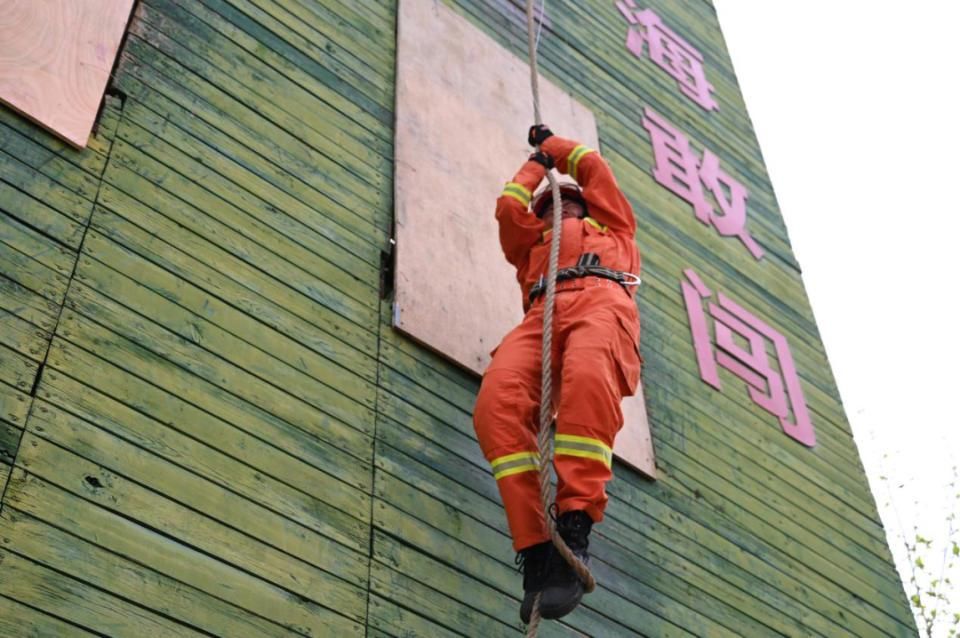 选手潜力全爆发，潍坊消防救援支队第二届消防运动会圆满闭幕