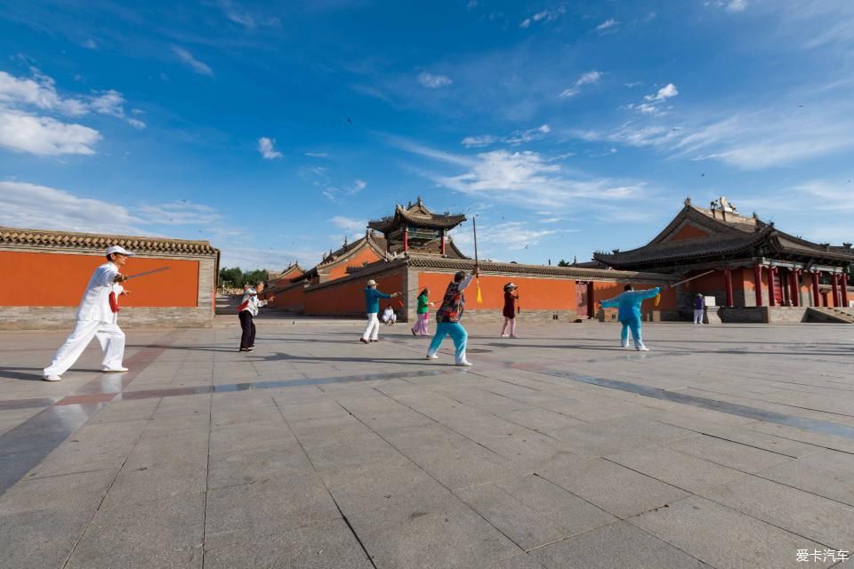 风雨雷电|贝子庙+中蒙边境+草原露营 乌珠穆沁 风雨雷电绿浪秘境行路书