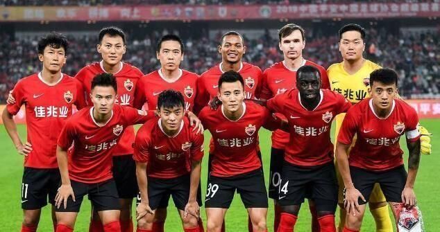 宋株薰|中国足球罕见一幕:中超新贵从一队连签11人,可组建1套首发阵容