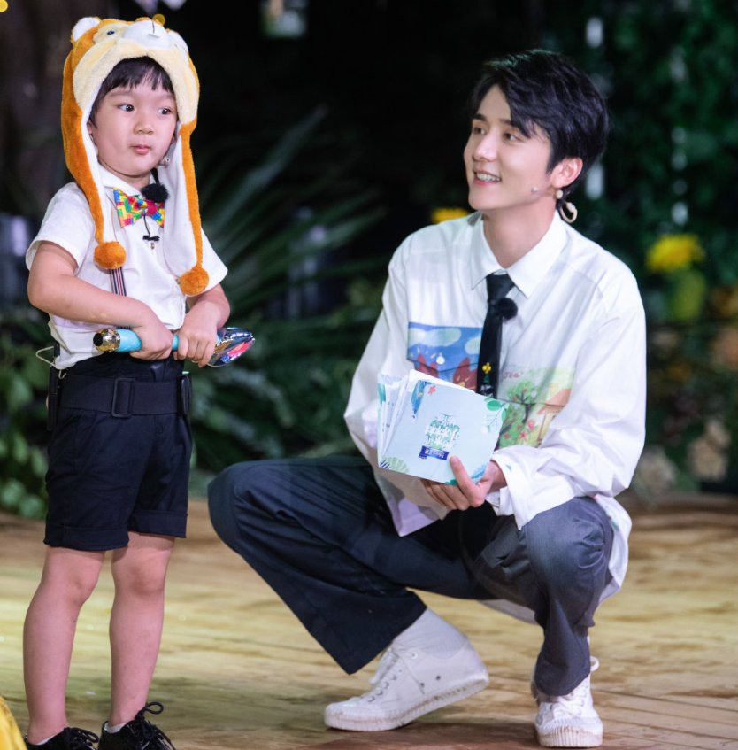  出席|《奇妙小森林》收官，嘉宾盛装出席，我却被谭松韵郑爽给美到了