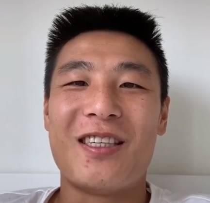  生日|暖心！武磊为上港小球迷录制生日祝福视频：祝你开开心心成长