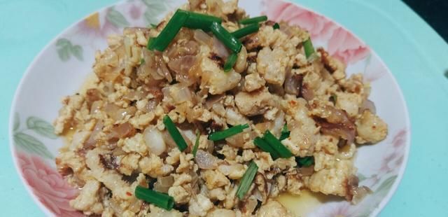  散粒|洋葱+猪肉+鸡蛋，做出美味上等肴佳，颗颗散粒即下饭又香鼻