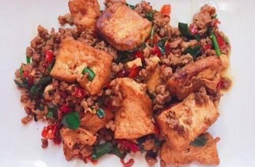 红烧肉|美食优选:酸黄瓜炒肉片,清蒸鲳鱼, 农家烧豆腐,桂花红烧肉的做法