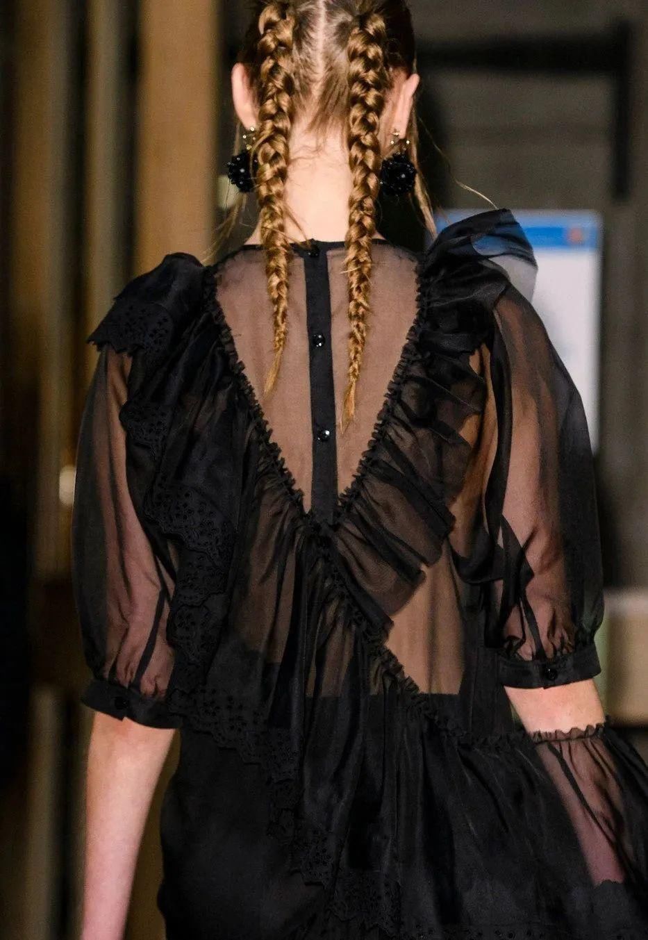 细节|时装背部细节表现丨绝对不能敷衍的背部设计