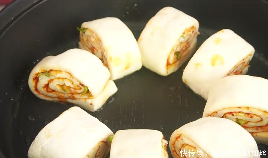 简单|花卷新做法, 香辣入味比酥油饼还好吃, 方法简单不用蒸, 超香!
