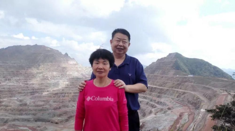 董事长|刷屏了!紫金矿业63岁董事长娶38岁妻子,新娘:嫁给了爱情!