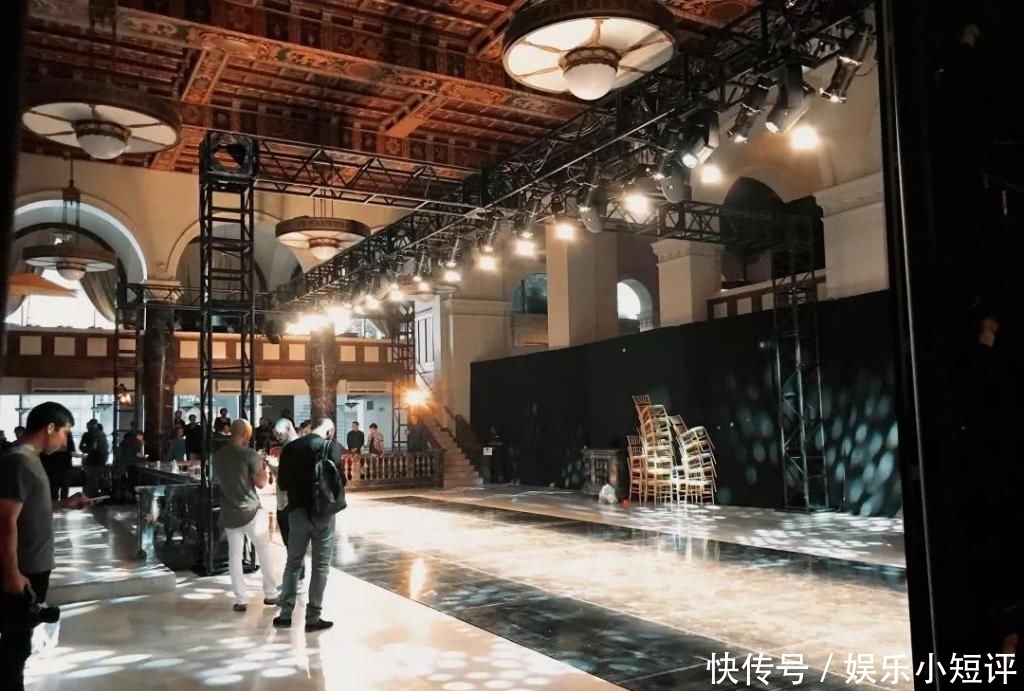 seating的工作|时装周实习生如何应付那些来看秀的“妖魔鬼怪”?